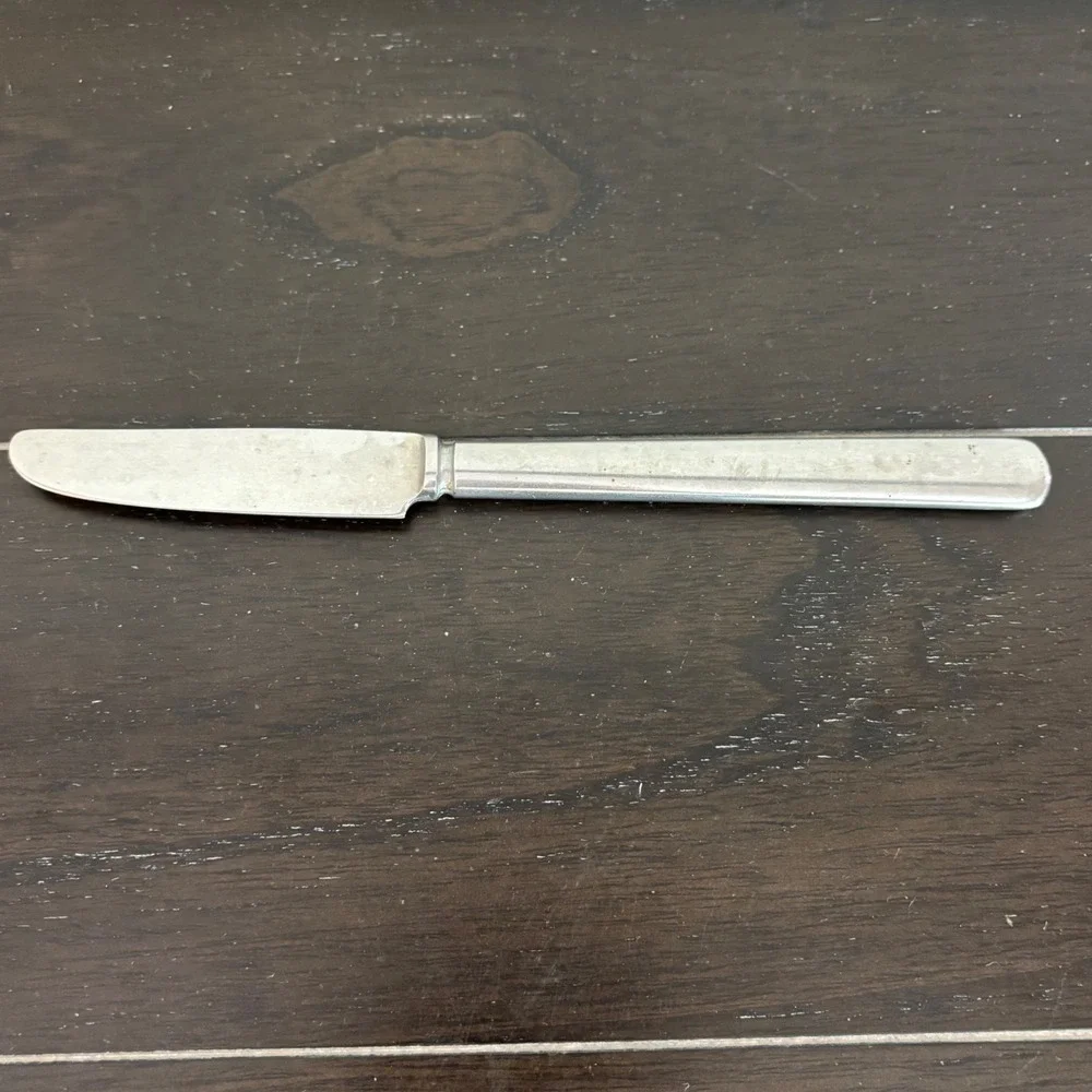 Vintage‎ Silver Tone Dinner Knife Minimalist Rounded Handle Flatware 8.5